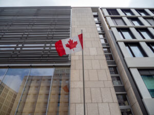 Bank of Canada holds key rate steady at 5%, says economy is weakening